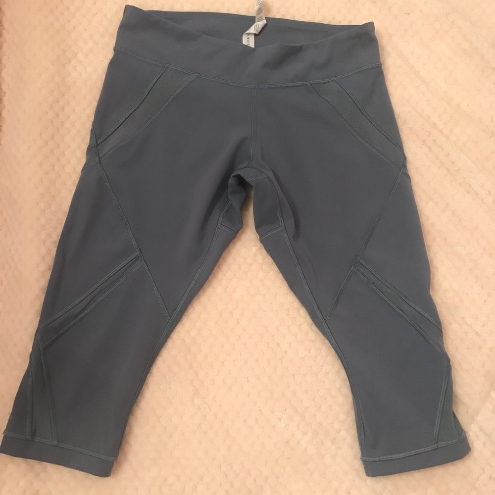 Lululemon Crops. - Picture 3 of 6